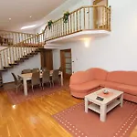 Nera Apartman *